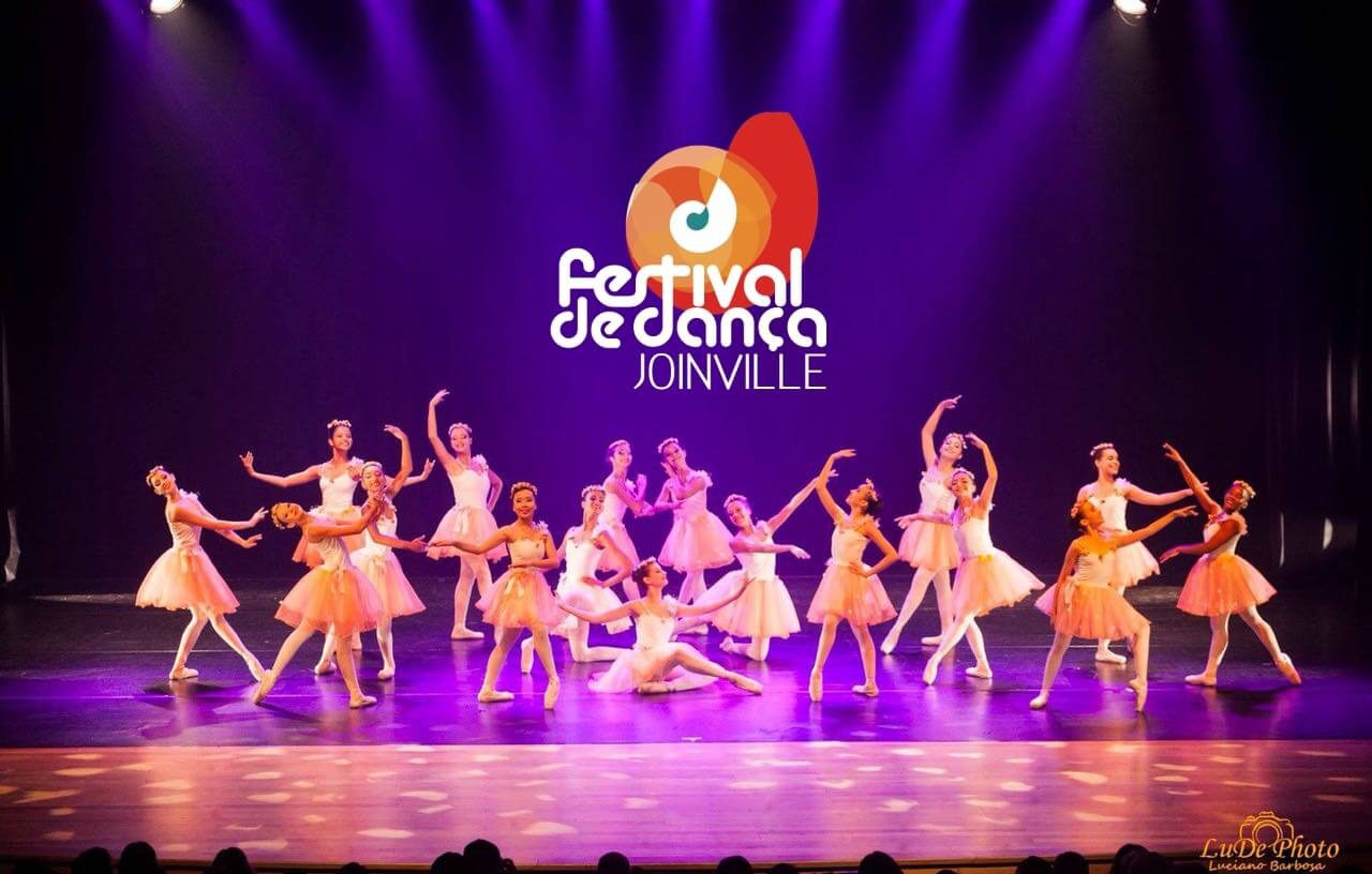 Jóvenes de Bombinhas participaron del reconocido Festival de Danza de Joinville