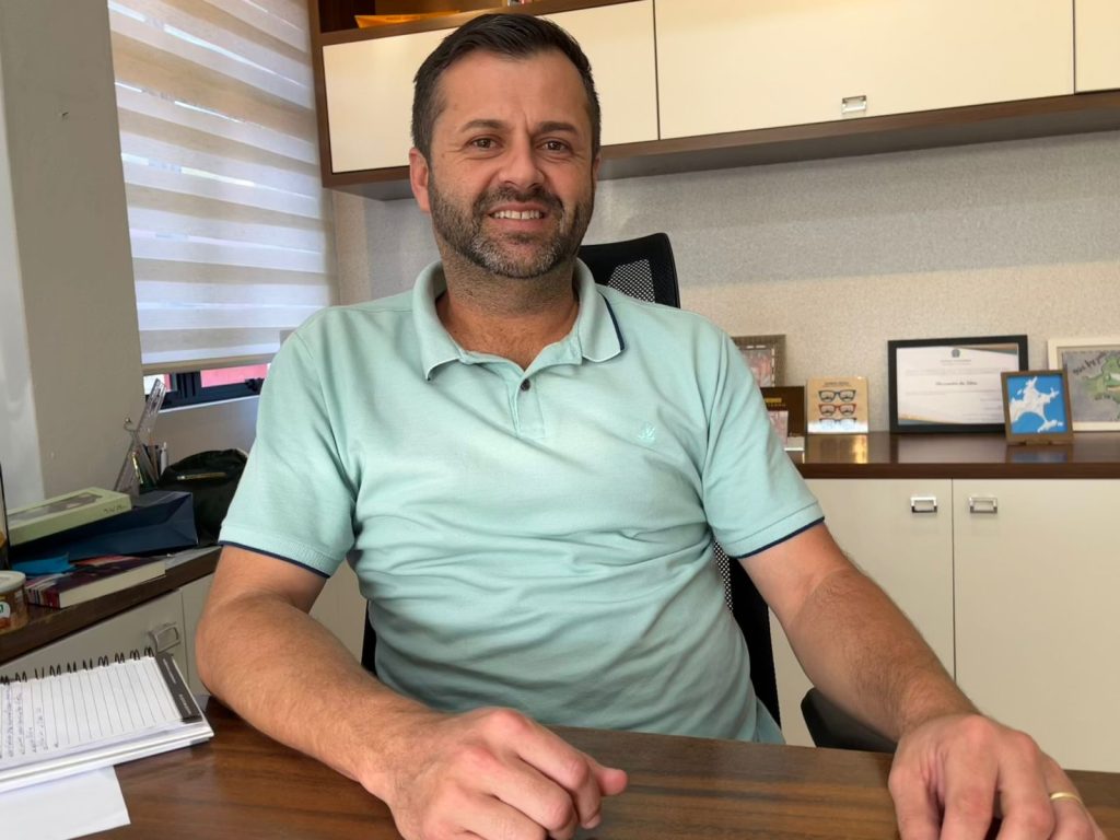 Alexandre da Silva asumió como nuevo intendente de Bombinhas y presentó su gabinete